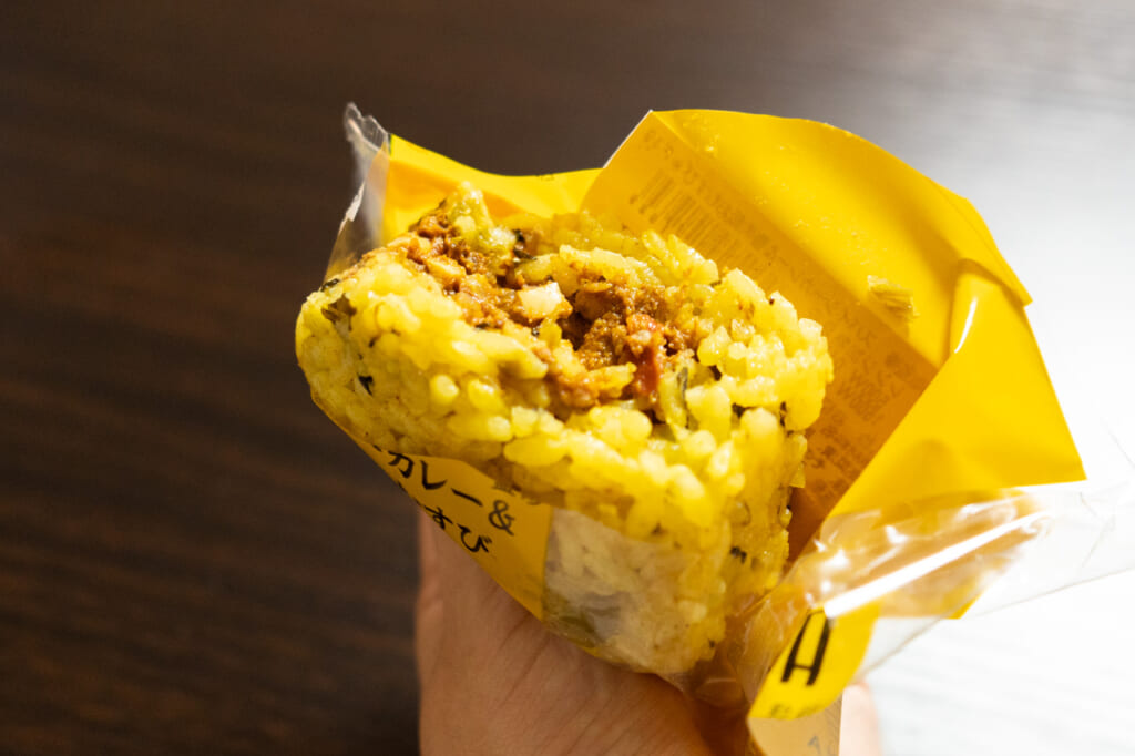 魯珈監修 スパイシーカレー＆魯肉飯おむすび