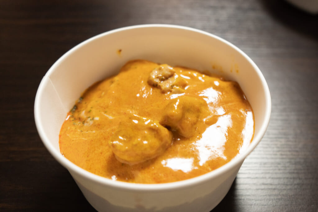 爽やかなスパイス香る バターチキンカレー