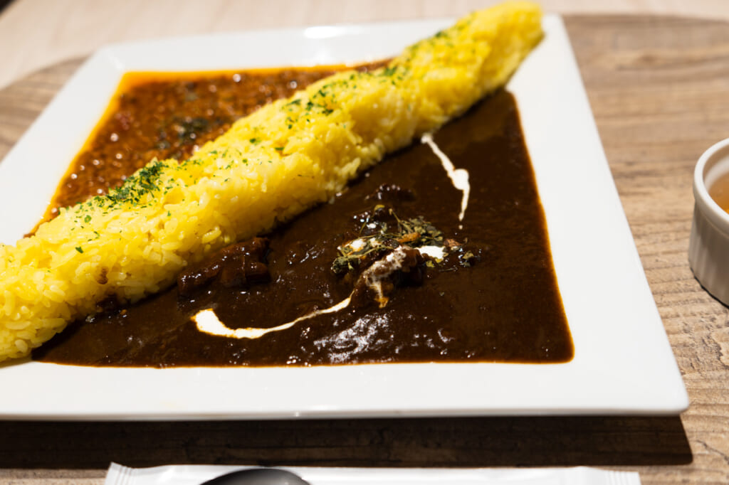 カレーのこいびと 馬肉ブラックカレー