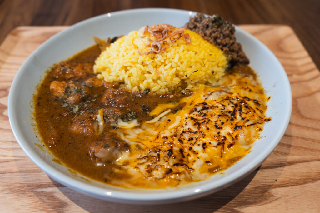 はとやカレー　キーマ　チーズ