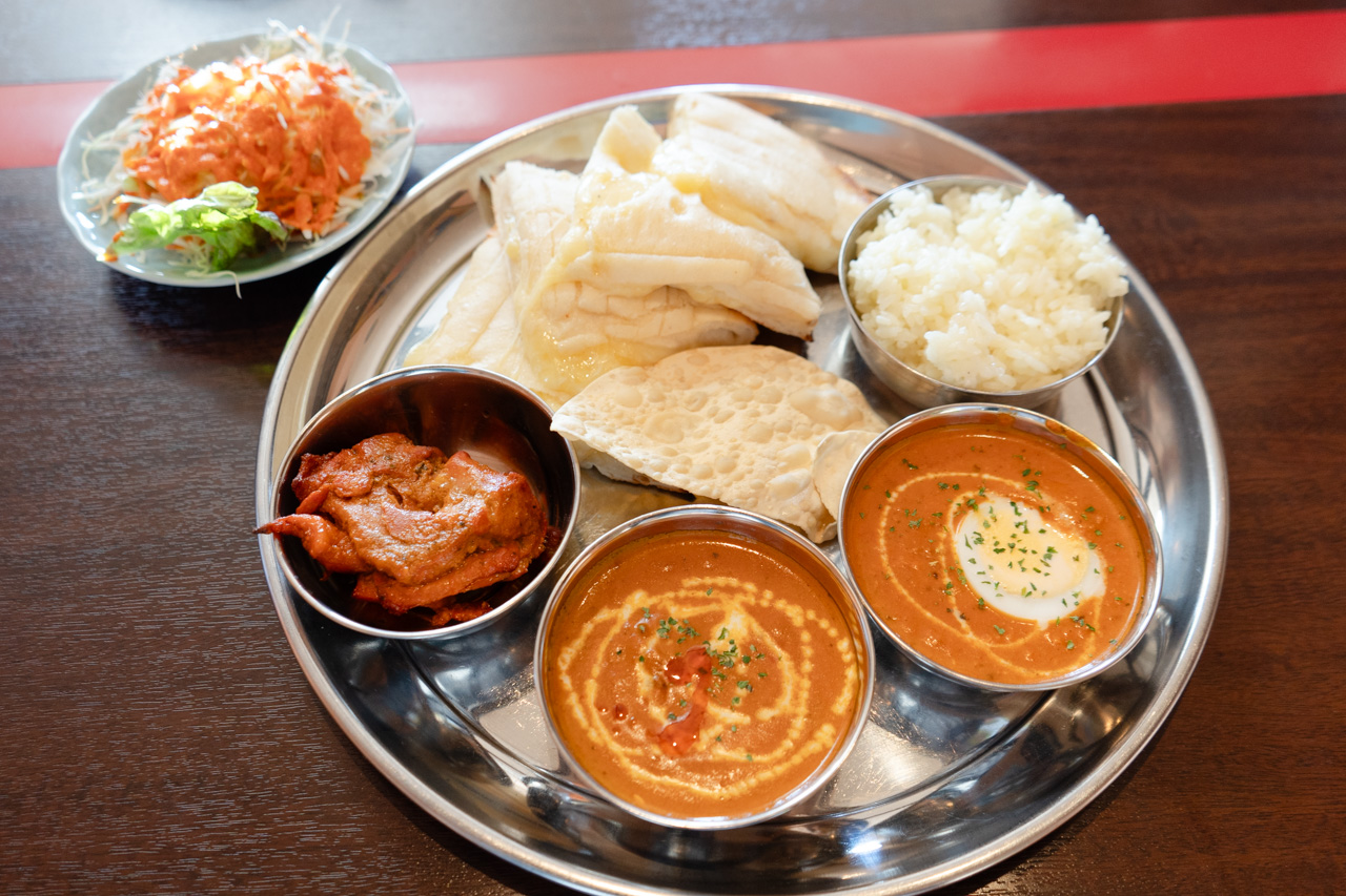 チーズナンセット　キーマエッグカレー＆マトンカレー
