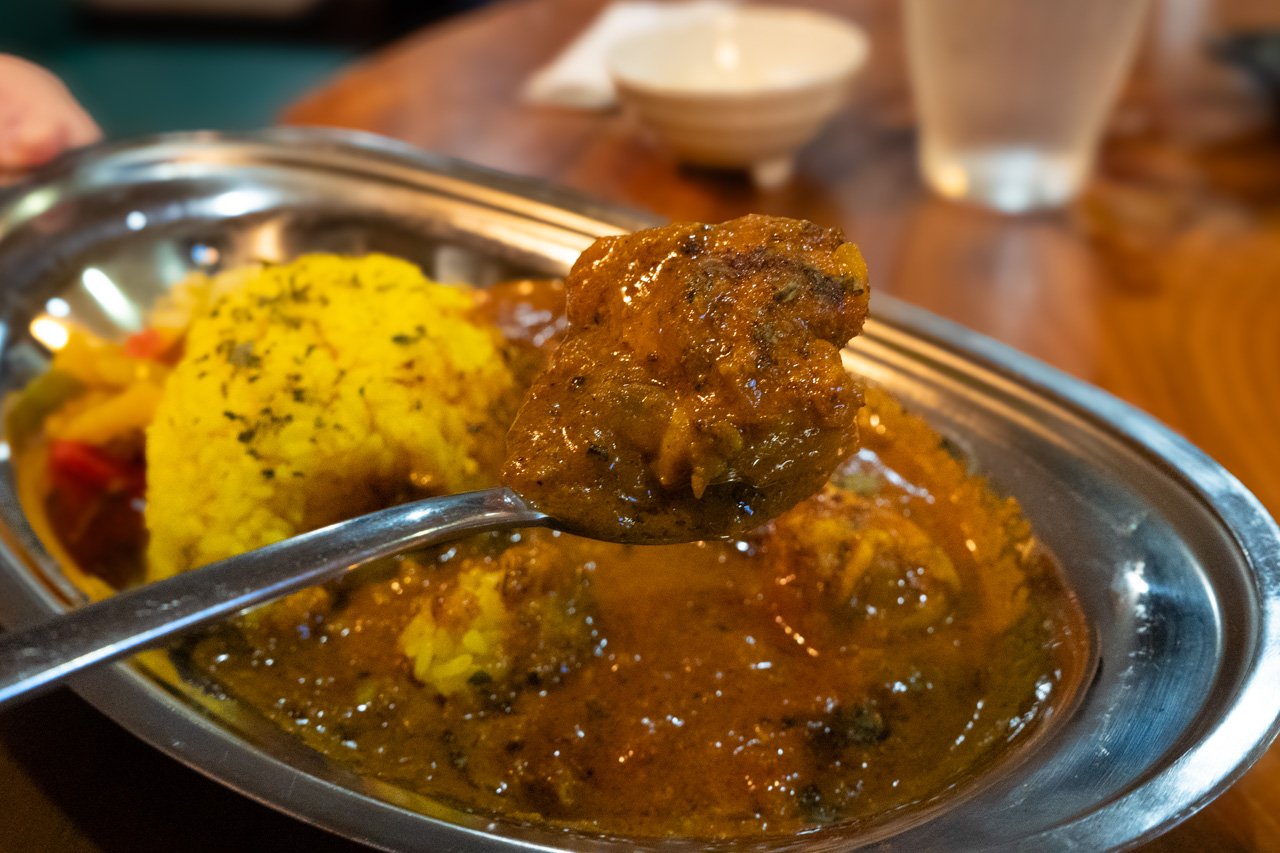 オリジナルスパイスカレーのチキン