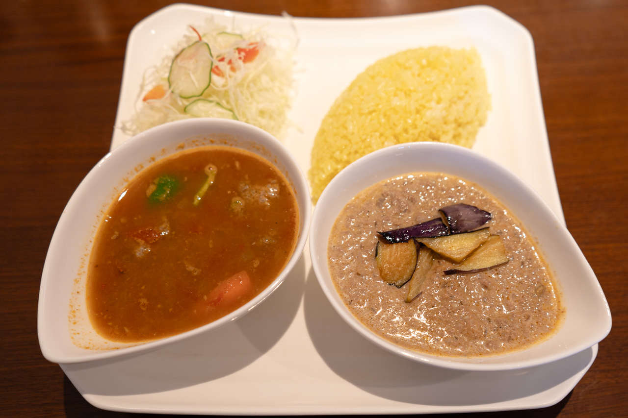合挽とココナッツミルクのキーマナス(野菜)カレー&馬(旨)カレー