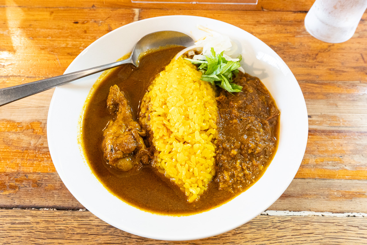 キーマとスパイスのあいがけカレー