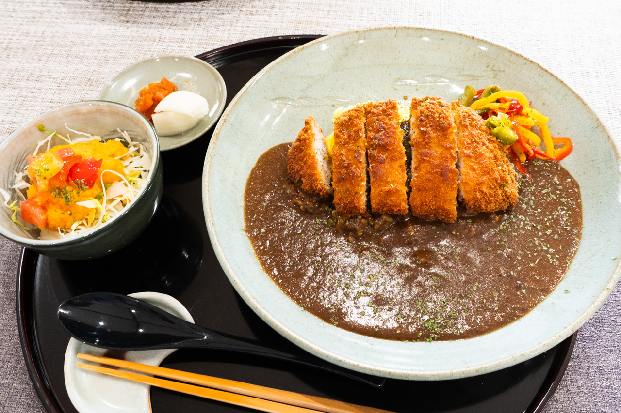 伝七のカツカレー