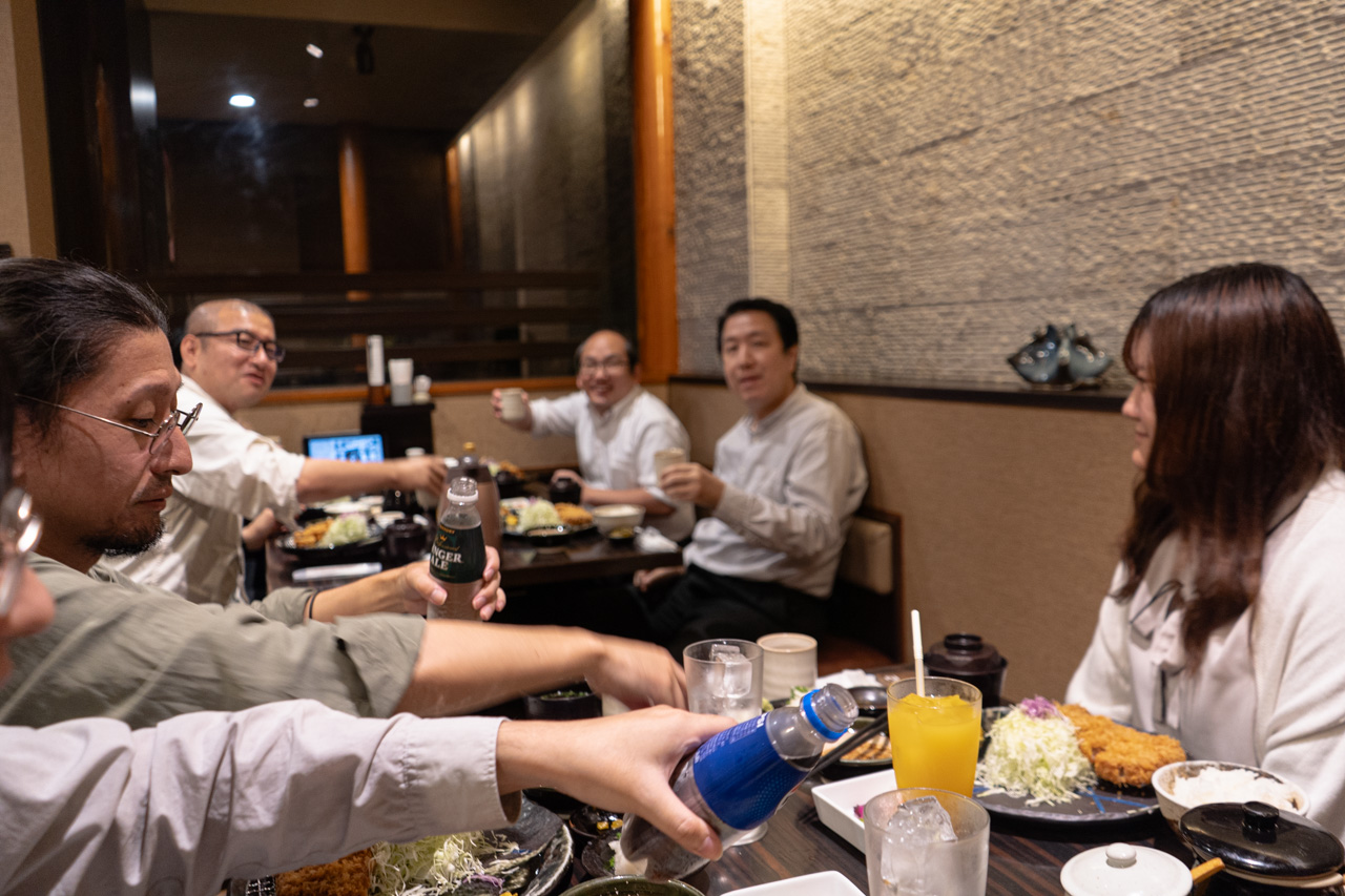 ワクワクしている社員たち