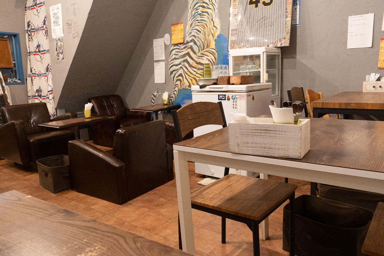 I&I ayanai(アヤナイ)　店内