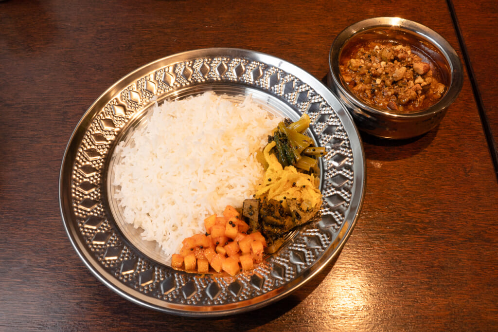 香酵味食堂 チキンキーマカレー