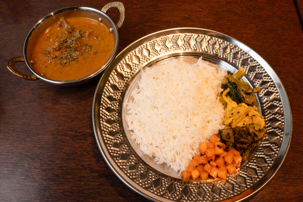 香酵味食堂 日替わり からいもチキンカレー